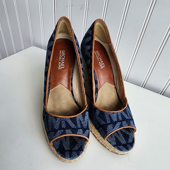Michael Kors Women's Blue Logo Denim Open Toe Wedge Pumps Size 7 M - Picture 3 of 11